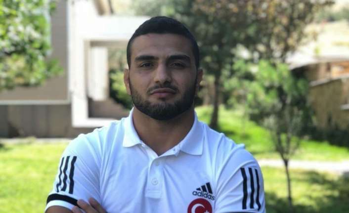Avrupa Gençler Güreş Şampiyonası’nda Ramazan Sarı altın, Feyzullah Aktürk ise