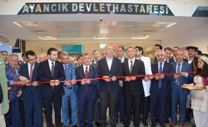 Sağlık Bakanı Ahmet Demircan, Sinop’ta bir günde üç ilçe hastanesinin