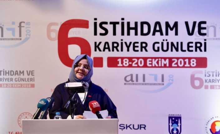 Aile Çalışma ve Sosyal Hizmetler Bakanı Zehra Zümrüt Selçuk, 2017’de