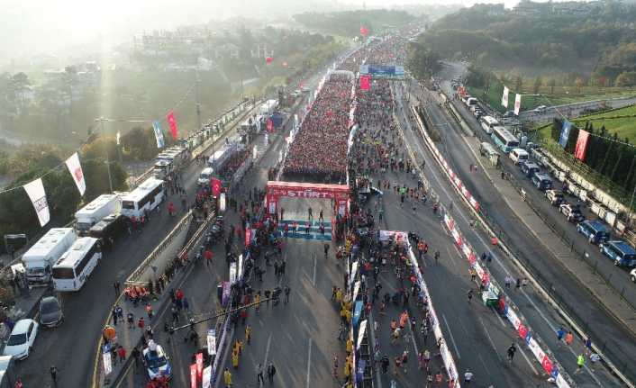 Vodafone 40. İstanbul Maratonu 15 kilometre koşusunu erkeklerde Kenyalı Shadrack