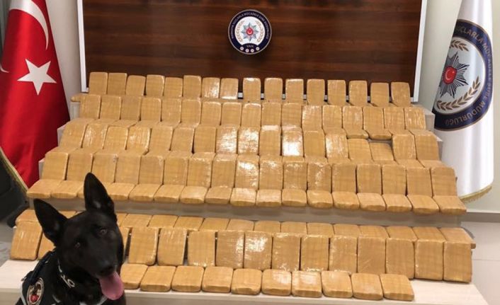 Van’da polis ekipleri tarafından yapılan 3 ayrı operasyonda 100 kilo