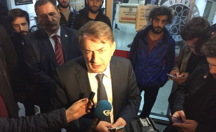 Bursa’da kaldıkları yurdun yemekhanesinde akşam yemeği yiyen 112 öğrencinin zehirlenmesi