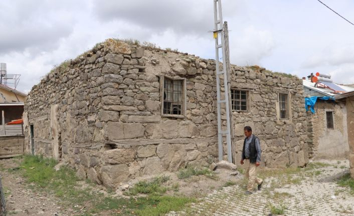 Sivas’a bağlı Çongar köyünde bulunan 140 yıllık Çongar Camisi, Doğa