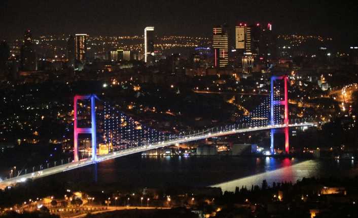 15 Temmuz Şehitler Köprüsü, İstanbul’da gerçekleştirilen Suriye Zirvesi’ne katılan ülkelerin