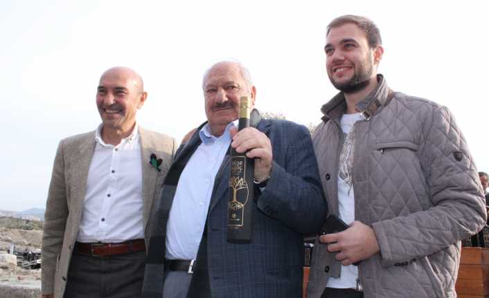 Teos Antik Kenti’nde gerçekleştirlen zeytinyağı müzayedesinde bin 800 yıllık Umay