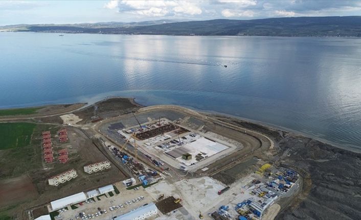 Geçen yıl 18 Mart'ta temeli atılan, tamamlandığında "dünyanın en büyük