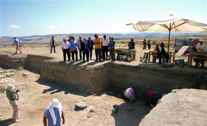 Amasya’da süren Oluz Höyük kazılarında Pers döneminden kalma yaklaşık 2