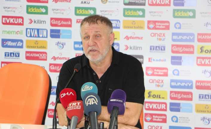 Aytemiz Alanyaspor’da Teknik Direktör Mesut Bakkal,” 3 haftalık mağlubiyetten sonra