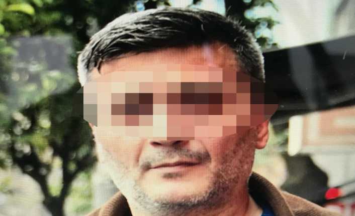 İstanbul’da 21 yıllık evli bir kişi, 3 çocuğunun da kendisinden
