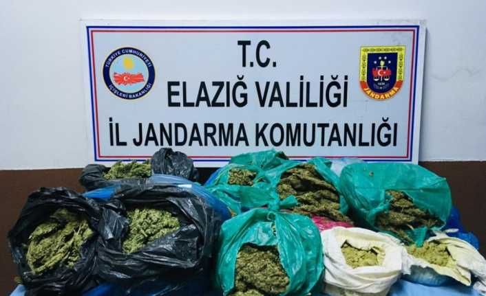 Elazığ’da jandarma ekiplerinin yaptığı çalışmada 22 kilo 200 gram esrar