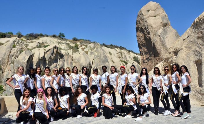 Antalya’nın Kemer ilçesinde bu yıl 12’ncisi düzenlenen ’Miss Aura İnternational