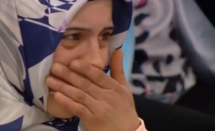 ATV ekranlarında yayınlanan Esra Erol’da programına babasını bulmak için katılan