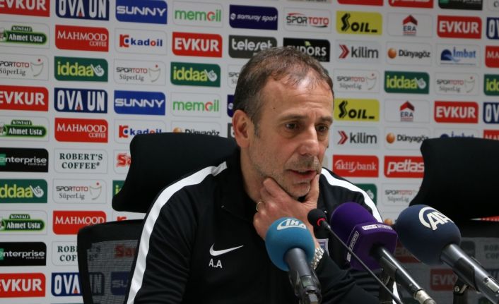 Medipol Başakşehir Teknik Direktörü Abdullah Avcı, Teleset Mobilya Akhisarspor maçı