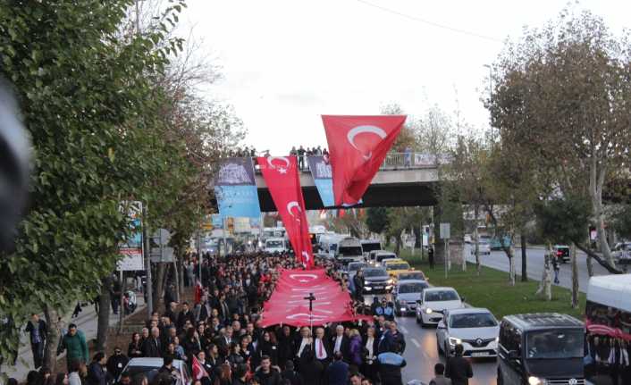 Mustafa Kemal Atatürk, ölümünün 80’inci yıl dönümünde İstanbul Beşiktaş’ta anıldı.
