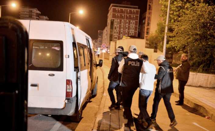 32 kentte eylem planlayan o teröristler tutuklandı Mardin Emniyet Müdürlüğü ekipleri tarafından yapılan başarılı bir operasyonla 247