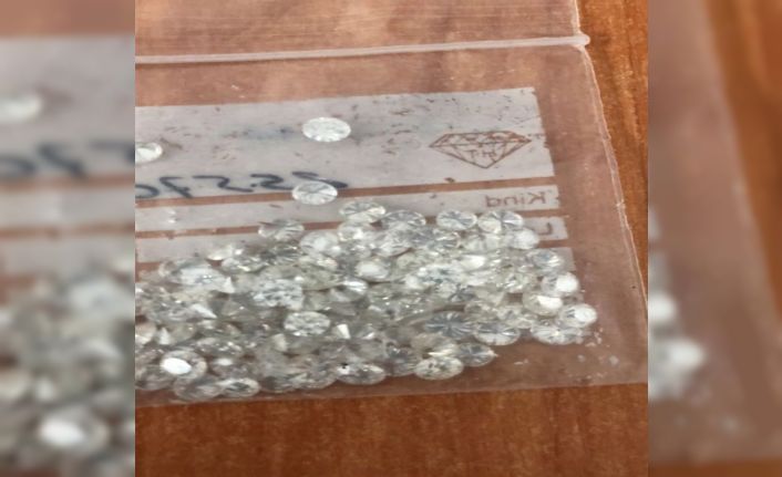 Antalya’da piyasa değeri 332 bin TL olan 543 adet kaçak