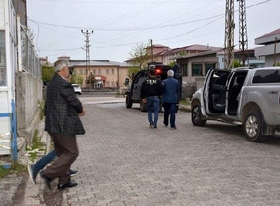 Ağrı’nın Patnos ilçesinde terör örgütü PKK/KCK’ya yönelik düzenlenen operasyonda, belediye