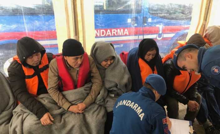 Yasa dışı yollardan Yunanistan’a geçmek isterken Yumurta Adası yakınlarında mahsur