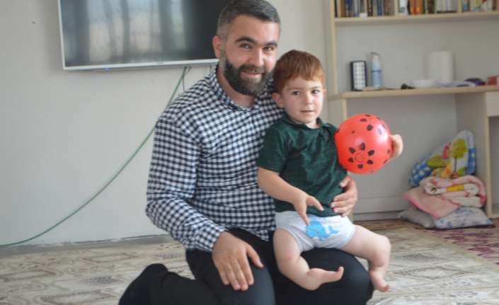 Mardin’de yaşayan 3 yaşındaki Abdullah Çiçek, nadir görülen çift taraflı