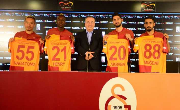 Galatasaray, yaz transfer döneminde 7 futbolcuyu kadrosuna katarken, 13 futbolcuyla