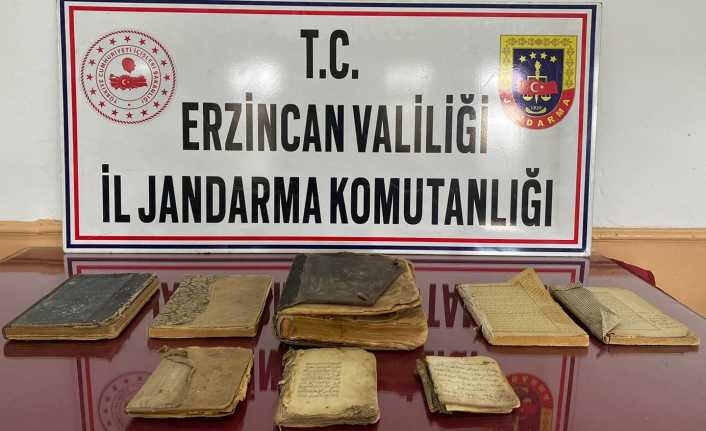 Erzincan’da jandarma ekiplerince 8 adet tarihi eser niteliği olduğu değerlendirilen