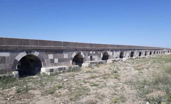 Afyonkarahisar’ın Bolvadin ilçesinde Bizans İmparatoru I. Manuel Kommen tarafından 1150