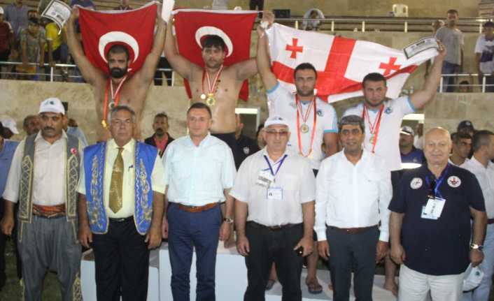 Hatay Büyükşehir Belediyesi tarafından 9. kez düzenlenen Aba Güreşi Dünya