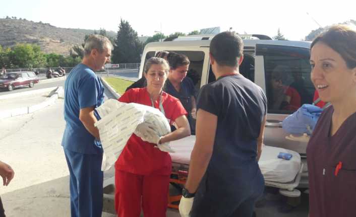 Muğla’nın Milas ilçesinde ikamet eden hamile kadın, hastaneye yetiştirilmeye çalışılırken