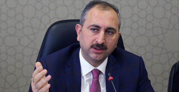 Adalet Bakanı Gül, PYD/PKK/YPG'li teröristlere silah veren ABD'ye dava açılması