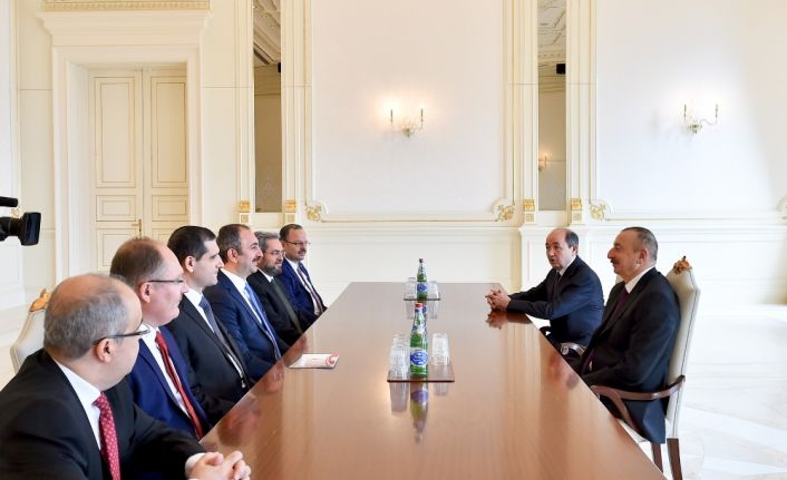 Azerbaycan Cumhurbaşkanı İlham Aliyev, Adalet Bakanı Abdulhamit Gül’ü kabul etti.