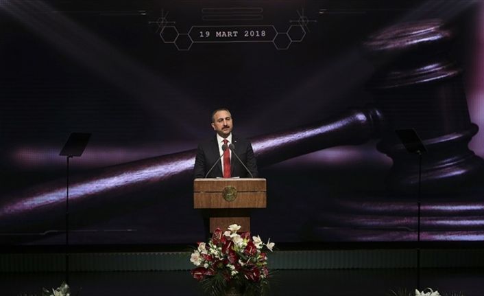 Adalet Bakanı Gül, terörle