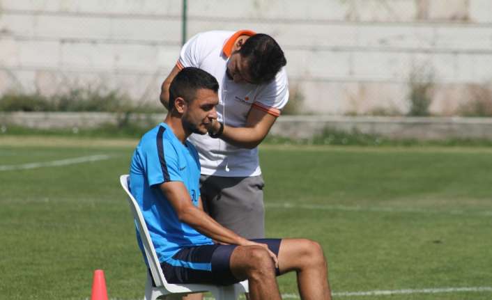 Adana Demirspor’da oyuncular, yeni sezona hazırlık kapsamında Kızılcahamam Stadı’nda laktat