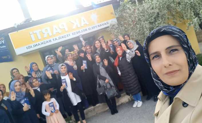 Adaymış Gibi Çalışıyor AK Parti Erzincan 28. Dönem Milletvekili Aday Adayı ve Kadın