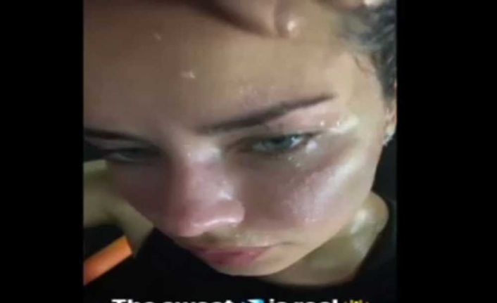Ünlü model Adriana Lima boks yaparken çekilen görüntülerini Instagram hesabından