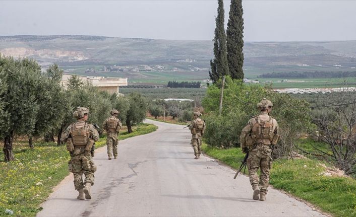 Türk Silahlı Kuvvetlerince, Afrin'de 9 köyde 18 teröristin, muhtarlar ve