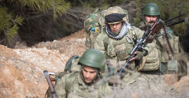 TSK ve ÖSO, Zeytin Dalı Harekatı'nda Afrin'in doğusundaki Azez'den ilerleyerek