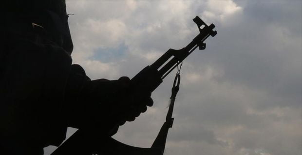 PYD/PKK'lı terörist, Zeytin Dalı Harekatı'nda TSK ve ÖSO'dan, sivil kıyafetle