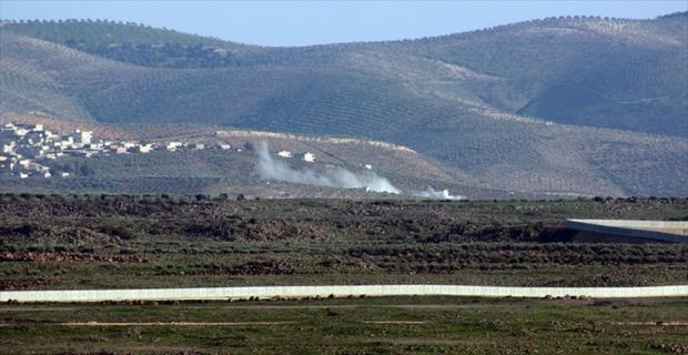 Afrin’e ilerlemeye çalışan rejim yanlısı terörist gruplar, uyarı amaçlı topçu