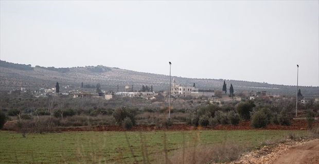 Terör örgütü PYD/PKK kontrolündeki Afrin'den kaçarak Hatay'a sığınan Suriyeliler, evlerine