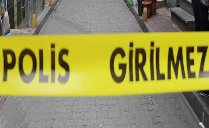 Afyonkarahisar’da özürlü bir şahıs, darp eteği annesinin iki gözünü de