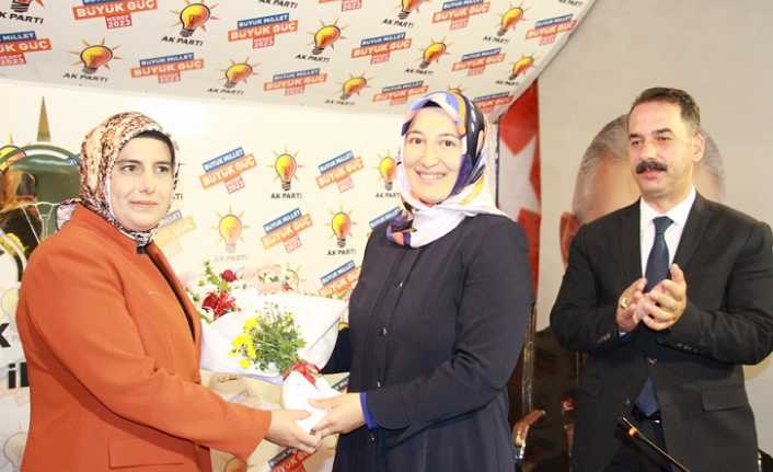 AK Parti Kadın Kolları Başkanlığında görev değişimi yaşandı. Erzincan AK