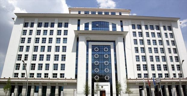 800 ilçe ile 28 ilin kongresinin tamamlandığı AK Parti'de bu