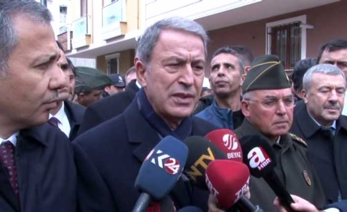 Milli Savunma Bakanı Hulusi Akar, Sancaktepe’de helikopterin düştüğü yerde yaptığı