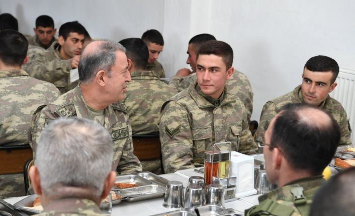 Genelkurmay Başkanı Orgeneral Hulusi Akar, Tunceli’deki 51. Komando Tugay Komutanlığında