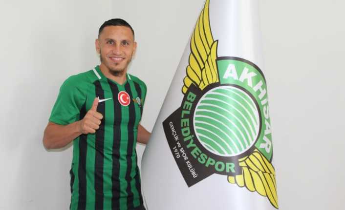 Akhisarspor, orta saha oyuncusu 27 yaşındaki Fransız futbolcu Adrien Regattin