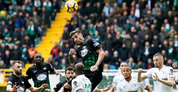 Spor Toto Süper Lig'in 21. haftasında Teleset Mobilya Akhisarspor, Bursaspor'u