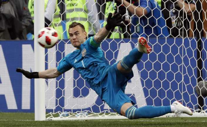 CSKA Moskova’nın kalecisi Igor Akinfeev, Rusya Milli Takımını bıraktığını açıkladı.