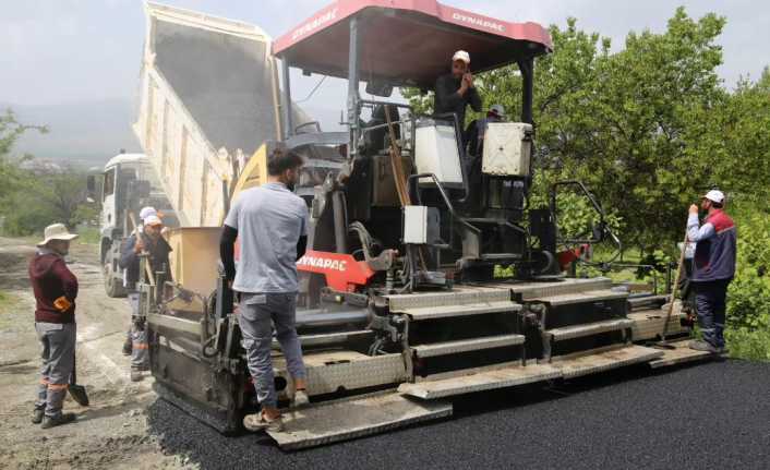 Yalnızbağ'da asfalt serim çalışmaları
