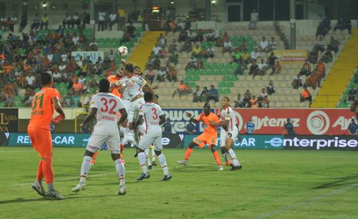 Spor Toto Süper Lig’in 4. hafta maçında Aytemiz Alanyaspor sahasında