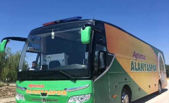 Afyonkarahisar’ın Sandıklı ilçesinde polisin durdurduğu Aytemiz Alanyaspor’un takım otobüsüne, takograf